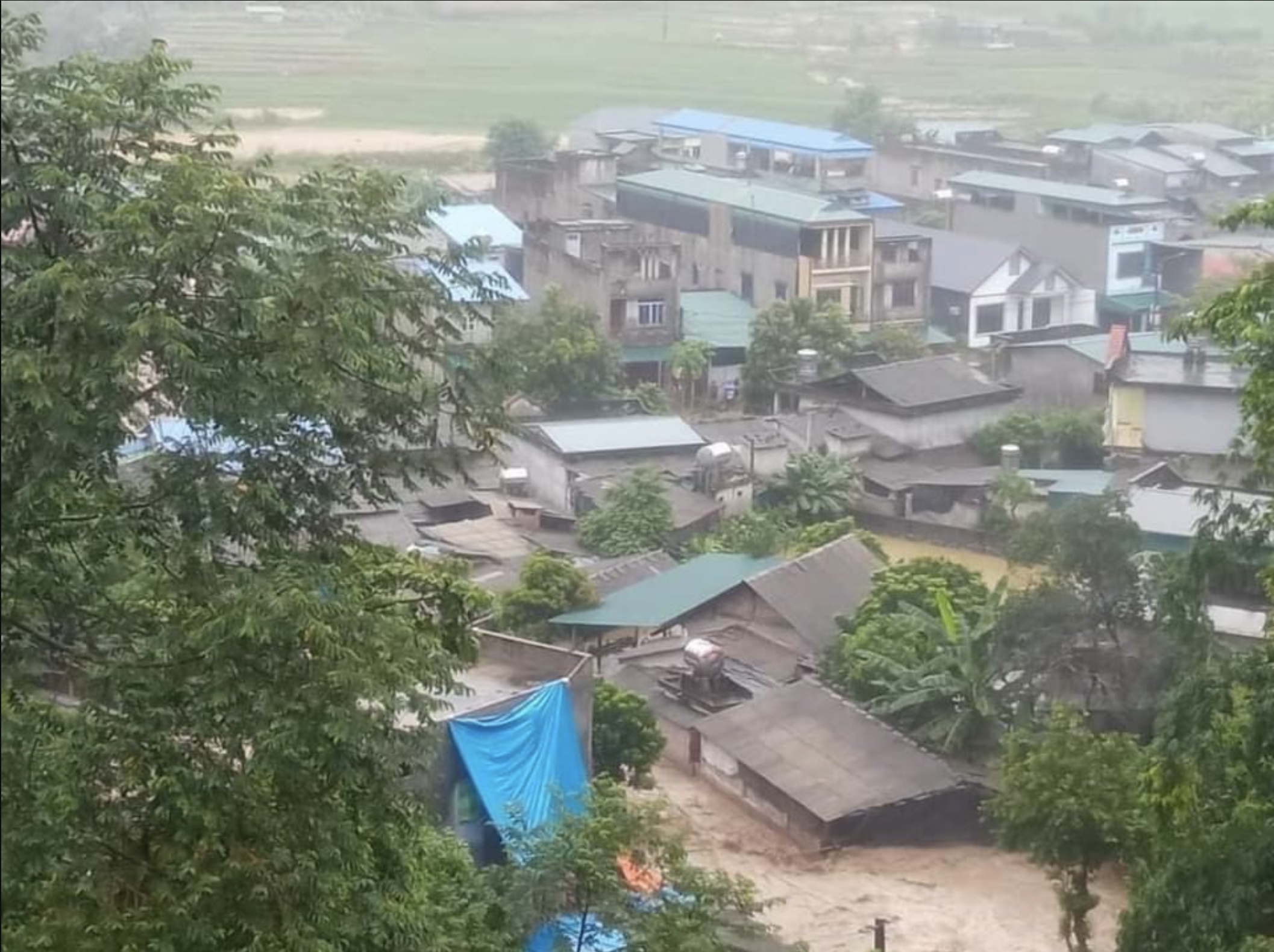 Để vỡ cống hồ thải quặng, Công ty Cổ phần đồng Tả Phời - Vinacomin bị xử phạt